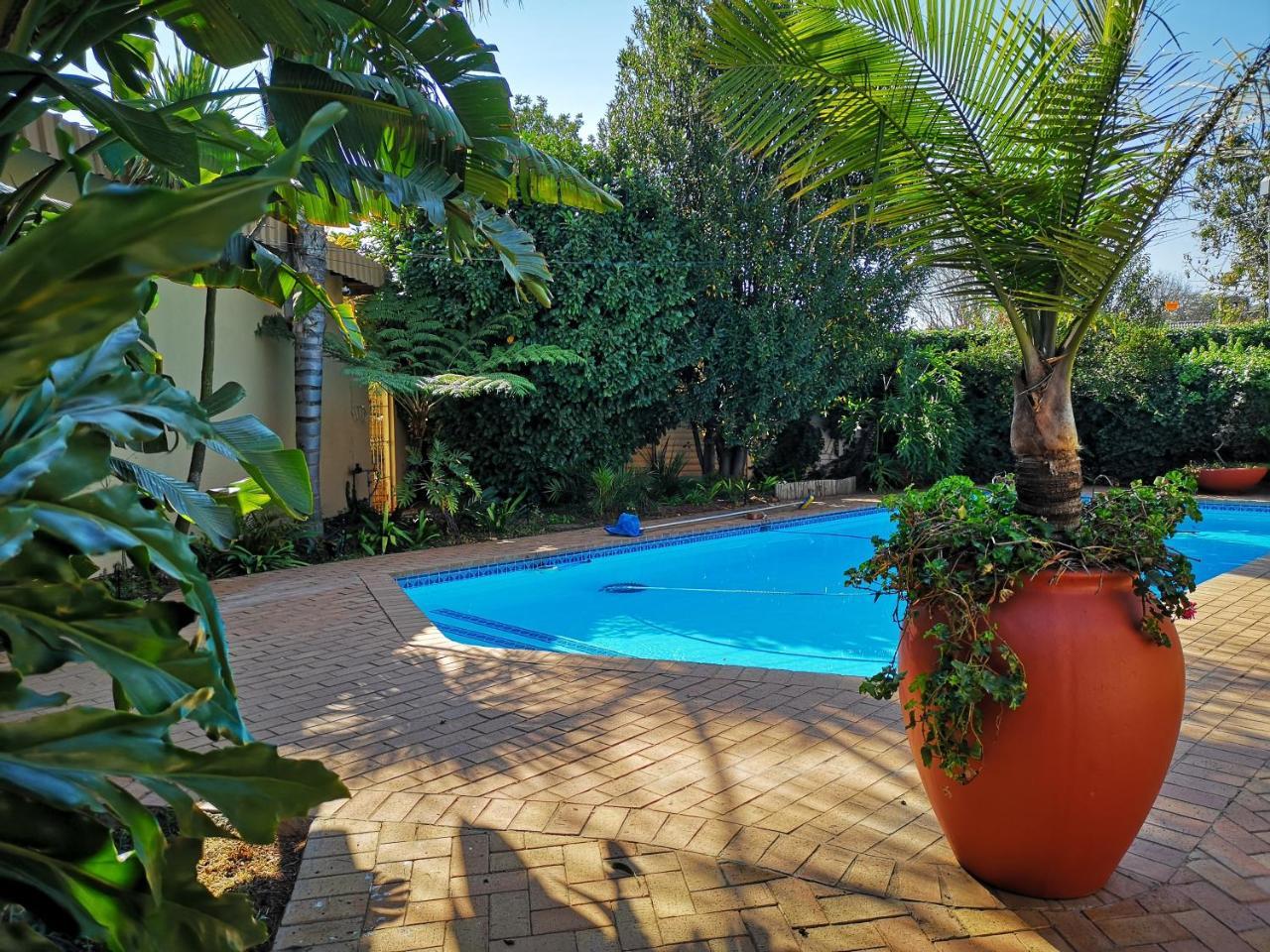 Rest-A-While Guest House - Pretoria-Noord Zewnętrze zdjęcie
