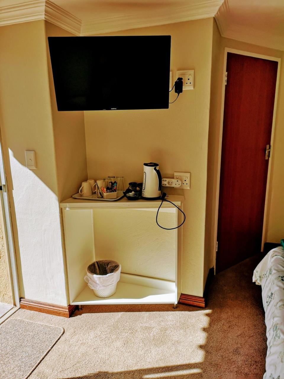 Rest-A-While Guest House - Pretoria-Noord Zewnętrze zdjęcie