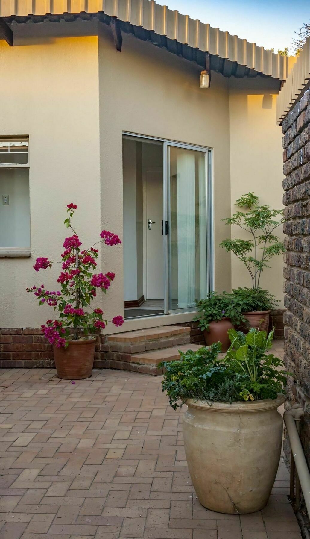 Rest-A-While Guest House - Pretoria-Noord Zewnętrze zdjęcie