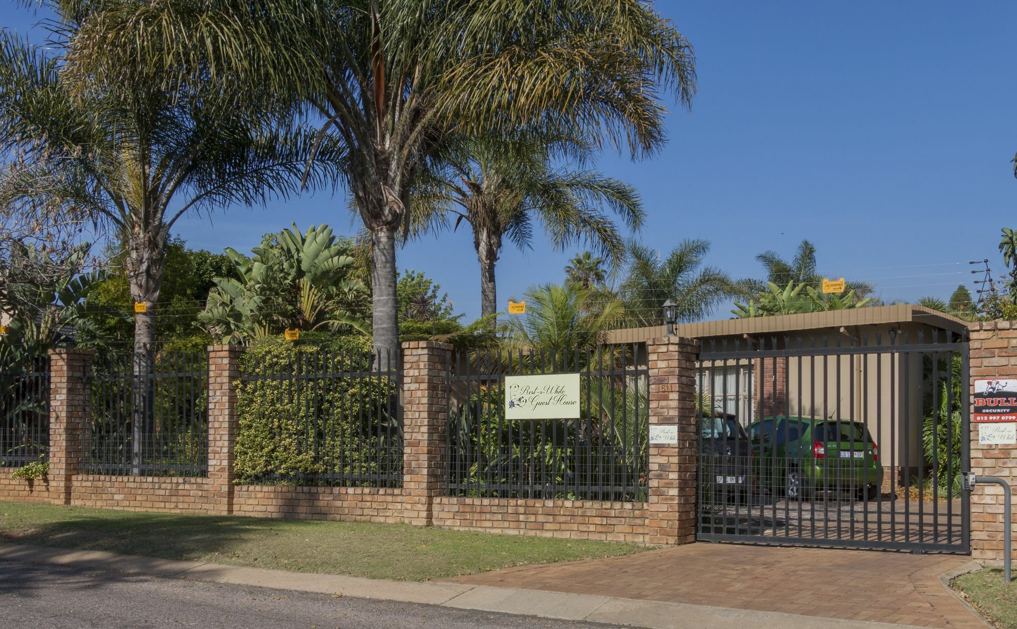 Rest-A-While Guest House - Pretoria-Noord Zewnętrze zdjęcie